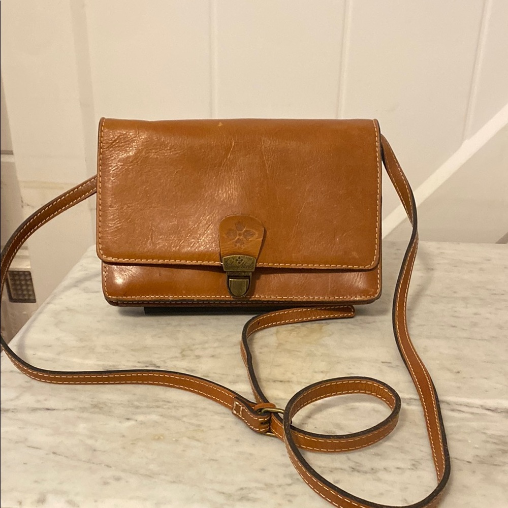 687 Patricia Nash Bianco crossbody Preowned